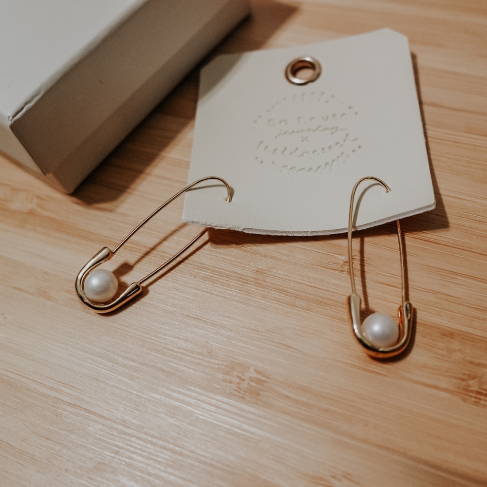 Safety Pin Earings | En Route